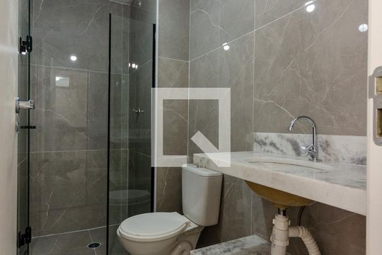 Banheiro de apartamento para alugar com 2 quartos, 38m² em Vila Pirituba, São Paulo