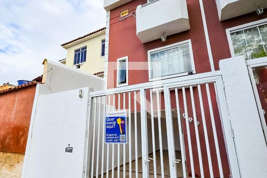Fachada de casa para alugar com 2 quartos, 75m² em Piedade, Rio de Janeiro