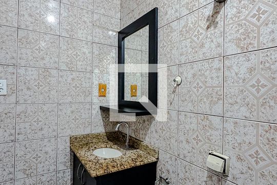 Banheiro de casa para alugar com 1 quarto, 35m² em Belém, São Paulo
