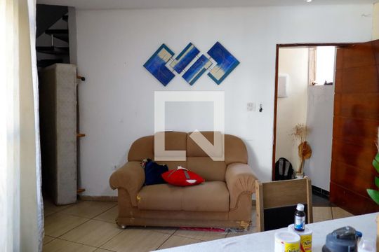 Sala  de casa à venda com 2 quartos, 130m² em Cipava, Osasco