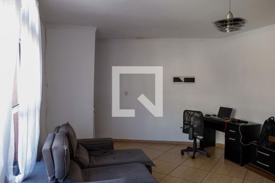 Sala 2 de casa à venda com 2 quartos, 130m² em Cipava, Osasco
