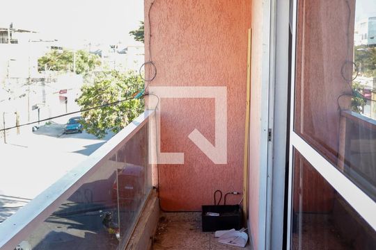 Sacada de casa à venda com 2 quartos, 130m² em Cipava, Osasco