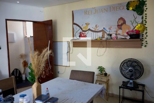 Sala  de casa à venda com 2 quartos, 130m² em Cipava, Osasco