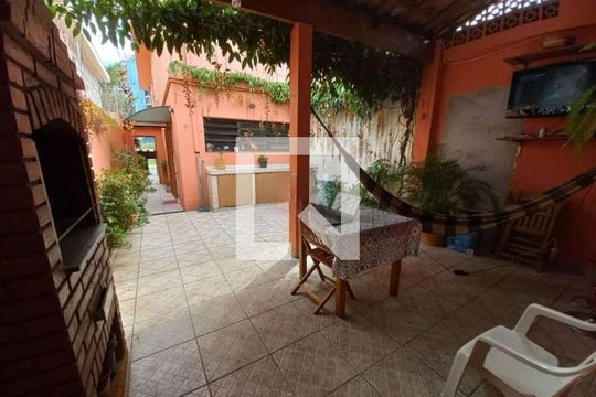 Quintal de casa à venda com 3 quartos, 250m² em Planalto Paulista, São Paulo