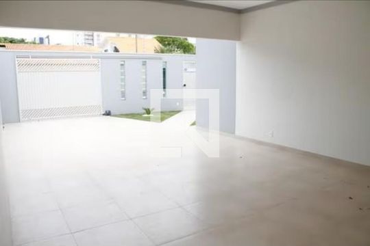 Garagem de casa à venda com 3 quartos, 300m² em Parque São Lucas, São Paulo