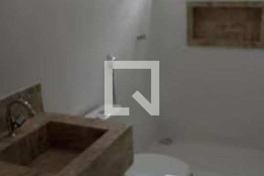 Banheiro de casa à venda com 3 quartos, 300m² em Parque São Lucas, São Paulo