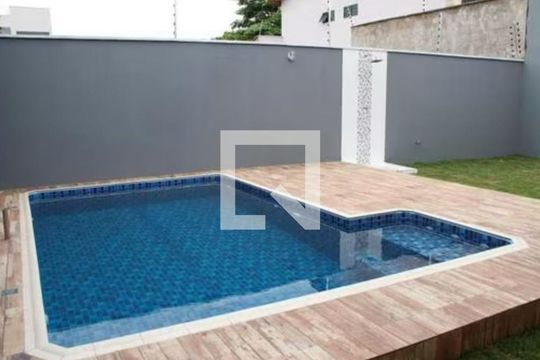Casa à venda com 3 quartos, 300m² em Parque São Lucas, São Paulo