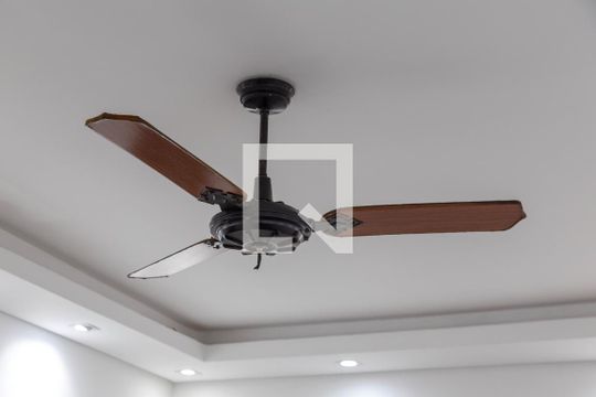 Sala de casa à venda com 2 quartos, 136m² em Vila Galvão, Guarulhos