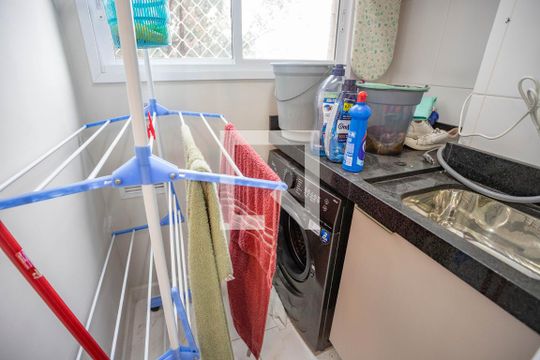 Área de serviço de apartamento à venda com 2 quartos, 43m² em Piraporinha, Diadema