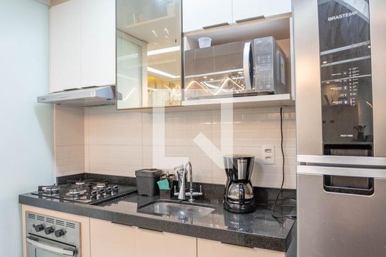 Cozinha de apartamento à venda com 2 quartos, 43m² em Piraporinha, Diadema