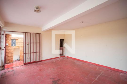Garagem de casa à venda com 3 quartos, 56m² em Campanário, Diadema