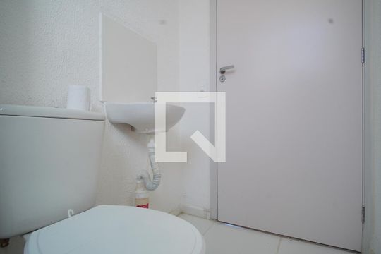 Banheiro Corredor de apartamento à venda com 2 quartos, 42m² em Jardim Carvalho, Porto Alegre