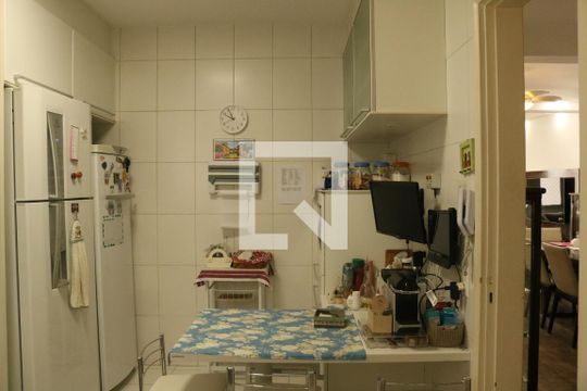 Cozinha de apartamento para alugar com 3 quartos, 213m² em Perdizes, São Paulo