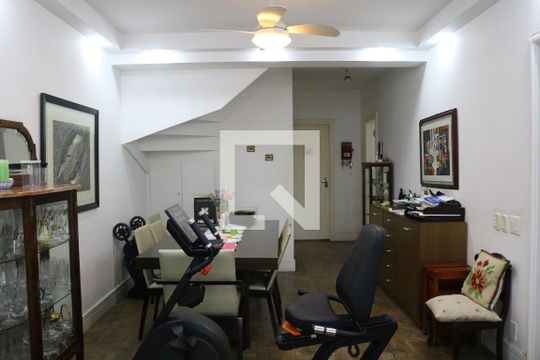 Sala de apartamento para alugar com 3 quartos, 213m² em Perdizes, São Paulo