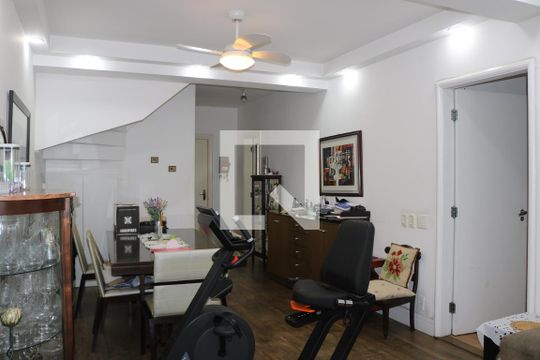 Sala de apartamento para alugar com 3 quartos, 213m² em Perdizes, São Paulo