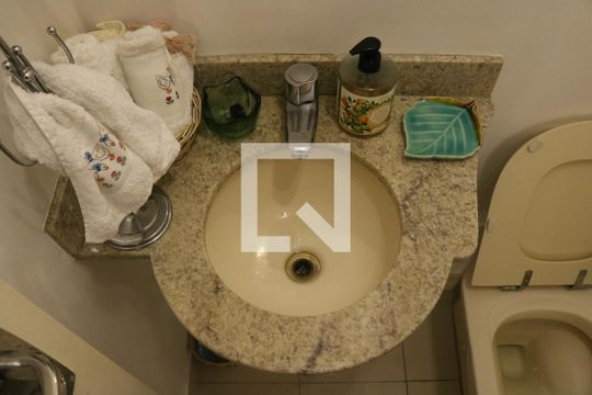 Lavabo da Sala de apartamento para alugar com 3 quartos, 213m² em Perdizes, São Paulo