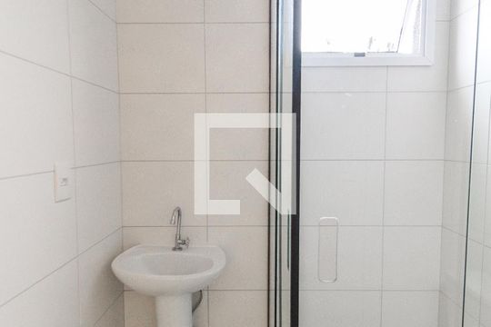 Banheiro de apartamento para alugar com 2 quartos, 40m² em Vila Progresso (zona Leste), São Paulo