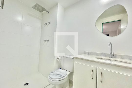 Banheiro da Suíte de apartamento para alugar com 1 quarto, 35m² em Mirandópolis, São Paulo