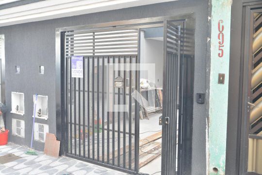 Placa de casa à venda com 3 quartos, 160m² em Vila Camilópolis, Santo André