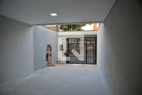 Garagem de casa à venda com 3 quartos, 160m² em Vila Camilópolis, Santo André