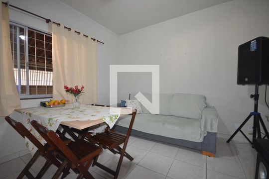 Sala de casa à venda com 2 quartos, 120m² em Campo Grande, Rio de Janeiro