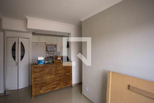 Sala de apartamento à venda com 2 quartos, 42m² em Canhema, Diadema