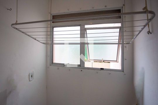 Área de Serviço de apartamento à venda com 2 quartos, 42m² em Canhema, Diadema