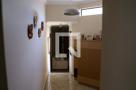 Corredor casa 1 de casa à venda com 7 quartos, 700m² em Jardim Paraíso, São Paulo