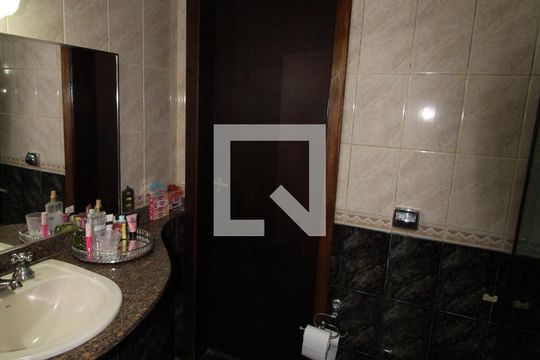 Banheiro da Suíte 3 de casa de condomínio para alugar com 4 quartos, 380m² em Cj Res Espl do Sol, São José dos Campos