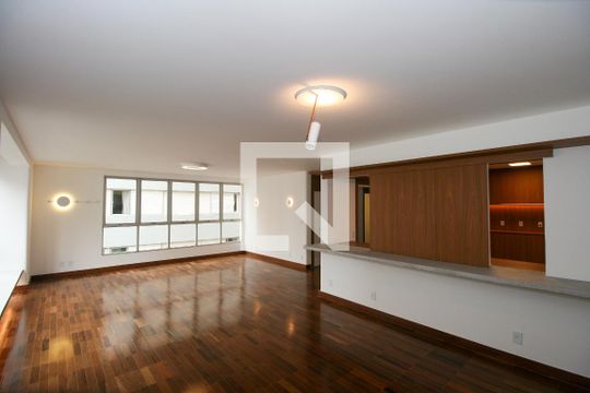 Apartamento para alugar com 3 quartos, 206m² em Jardim Paulista, São Paulo
