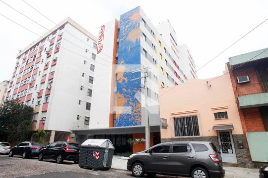 Fachada de kitnet/studio para alugar com 1 quarto, 12m² em Bom Fim, Porto Alegre