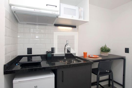 Cozinha de kitnet/studio para alugar com 1 quarto, 12m² em Bom Fim, Porto Alegre