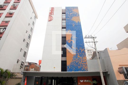 Fachada de kitnet/studio para alugar com 1 quarto, 12m² em Bom Fim, Porto Alegre