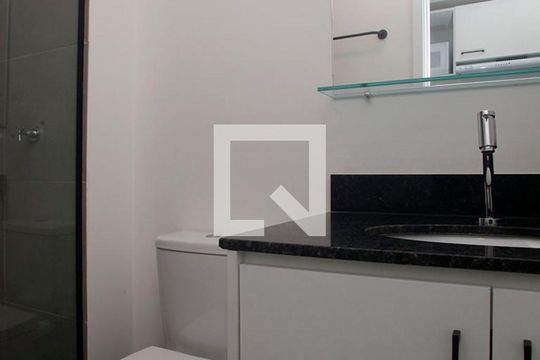Banheiro de kitnet/studio para alugar com 1 quarto, 12m² em Bom Fim, Porto Alegre