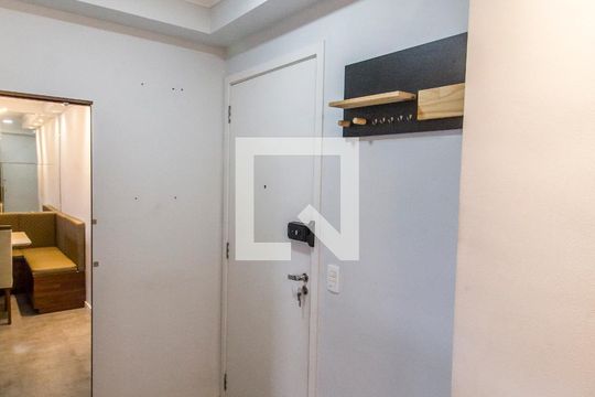 Entrada de apartamento à venda com 2 quartos, 74m² em Empresarial 18 do Forte, Barueri