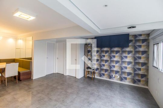 Sala de TV de apartamento à venda com 2 quartos, 74m² em Empresarial 18 do Forte, Barueri