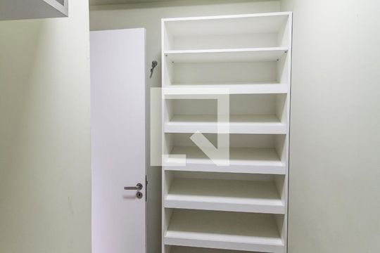 Quarto 1 de apartamento à venda com 2 quartos, 74m² em Empresarial 18 do Forte, Barueri