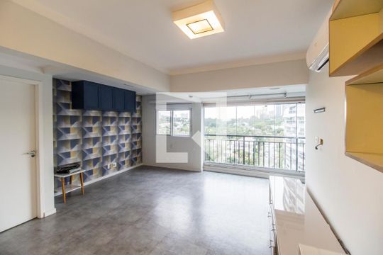 Sala de TV de apartamento à venda com 2 quartos, 74m² em Empresarial 18 do Forte, Barueri