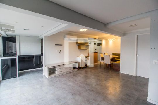 Sala de TV de apartamento à venda com 2 quartos, 74m² em Empresarial 18 do Forte, Barueri