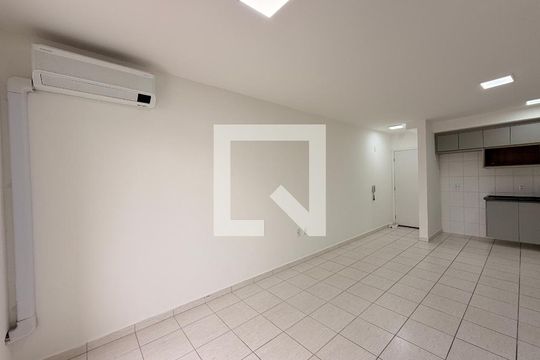 Sala de apartamento à venda com 3 quartos, 72m² em Vila Santa Maria, Jundiaí