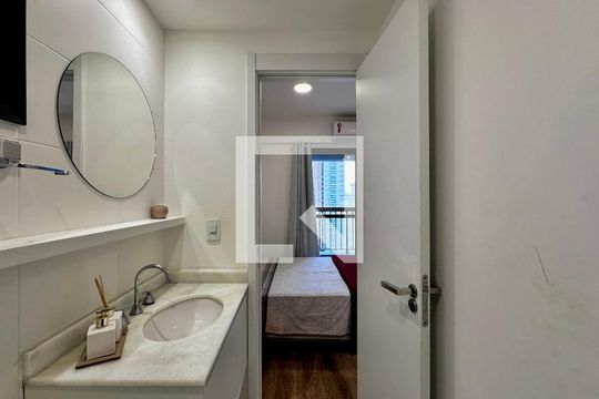 Banheiro de kitnet/studio à venda com 0 quarto, 25m² em Brooklin, São Paulo