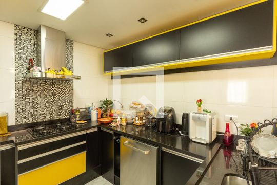 Cozinha de casa de condomínio à venda com 3 quartos, 144m² em Cupecê, São Paulo