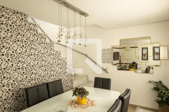 Sala de casa de condomínio à venda com 3 quartos, 144m² em Cupecê, São Paulo