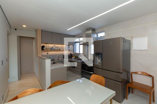 Cozinha de apartamento à venda com 5 quartos, 185m² em Estoril, Belo Horizonte