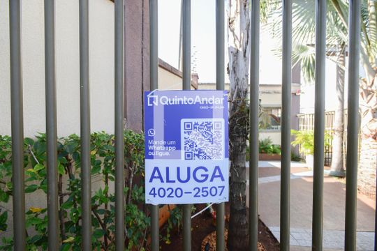 Plaquinha - Adesivo de apartamento para alugar com 2 quartos, 47m² em Jardim Paulistano, Ribeirão Preto