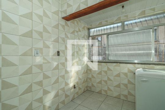 Cozinha de apartamento para alugar com 2 quartos, 49m² em Rubem Berta, Porto Alegre