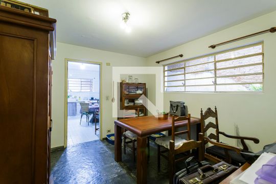Sala de casa à venda com 3 quartos, 160m² em Moema, São Paulo