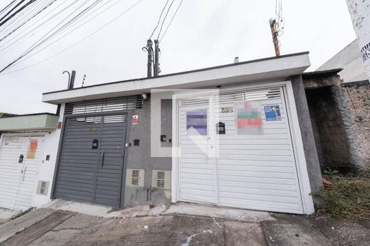 Fachada de casa à venda com 3 quartos, 170m² em Parque Boturussu, São Paulo