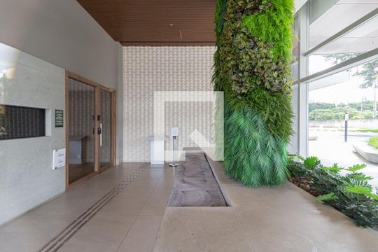 Hall de entrada de apartamento à venda com 2 quartos, 64m² em Centro, Osasco