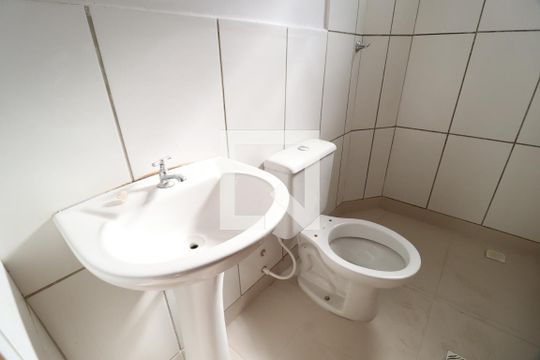 Banheiro Social de apartamento para alugar com 2 quartos, 44m² em Aclimação, Uberlândia